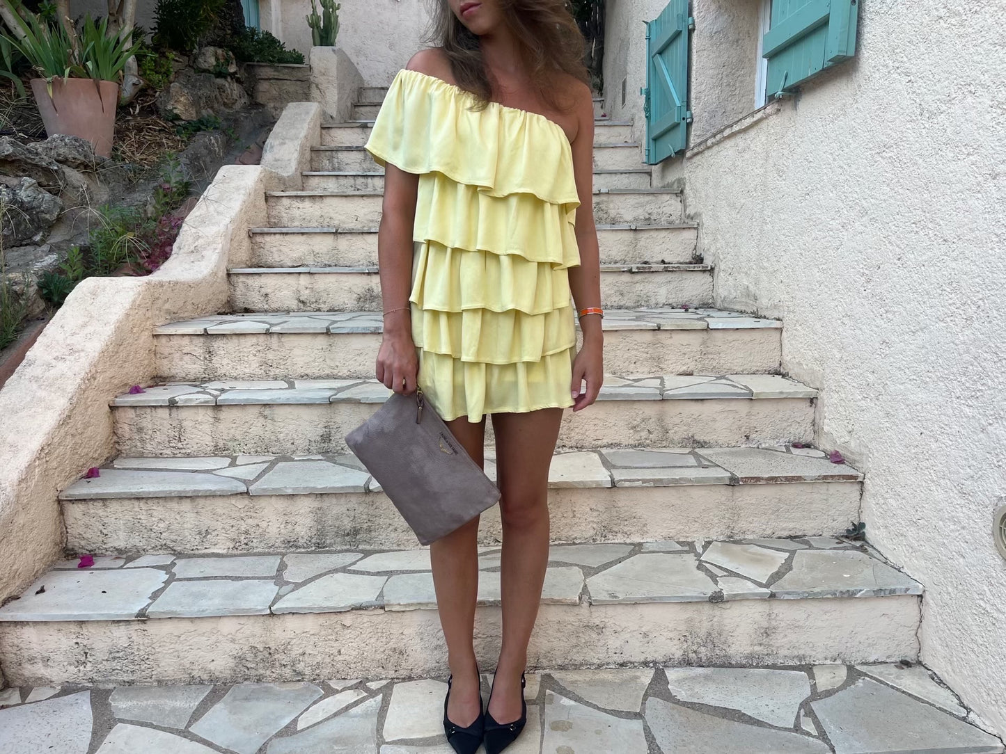 Ruffle dress in yellow