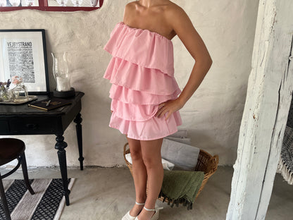 Ruffle dress in pink