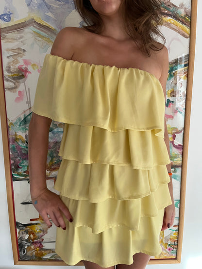 Ruffle dress in yellow