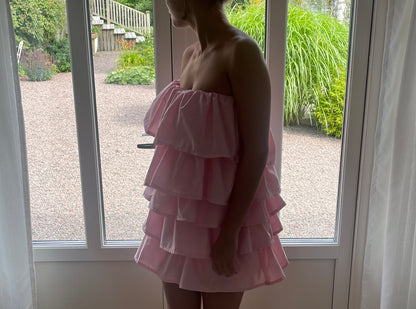 Ruffle dress in pink