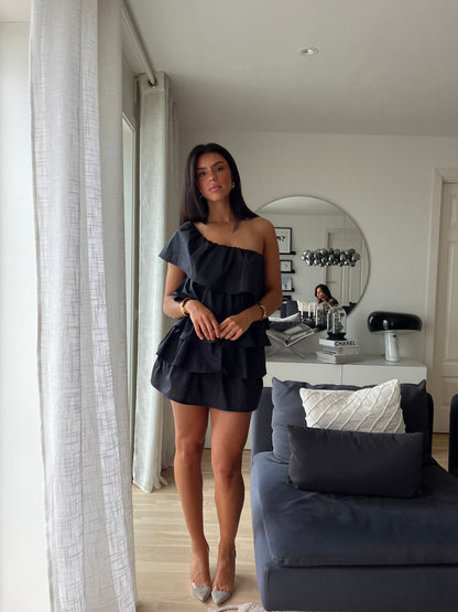 Ruffle dress in black