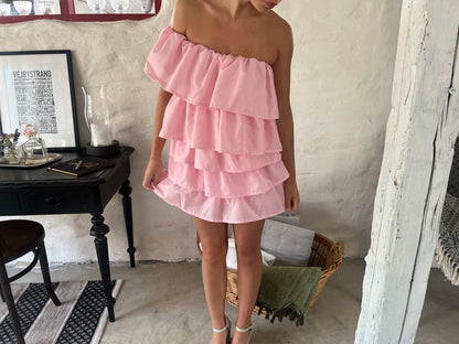 Ruffle dress in pink