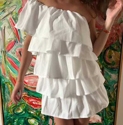 Ruffle dress in white