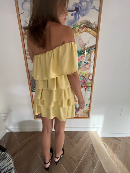 Ruffle dress in yellow