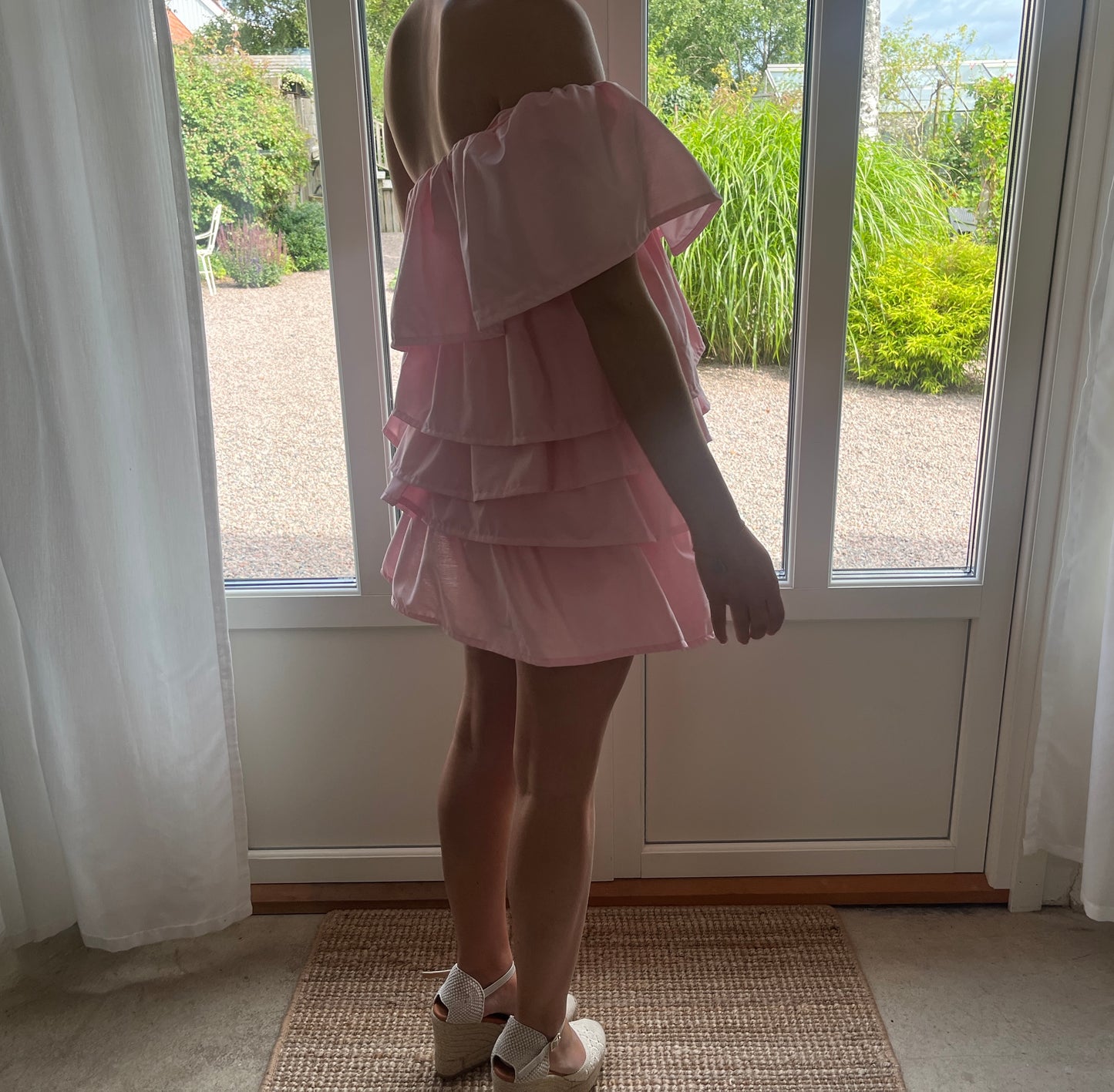 Ruffle dress in pink