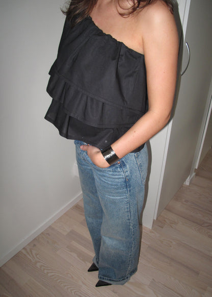 Ruffle top